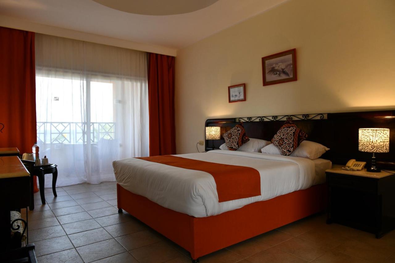 Wadi Lahmy Azur Resort - Soft All-Inclusive Abū Ghuşūn Esterno foto