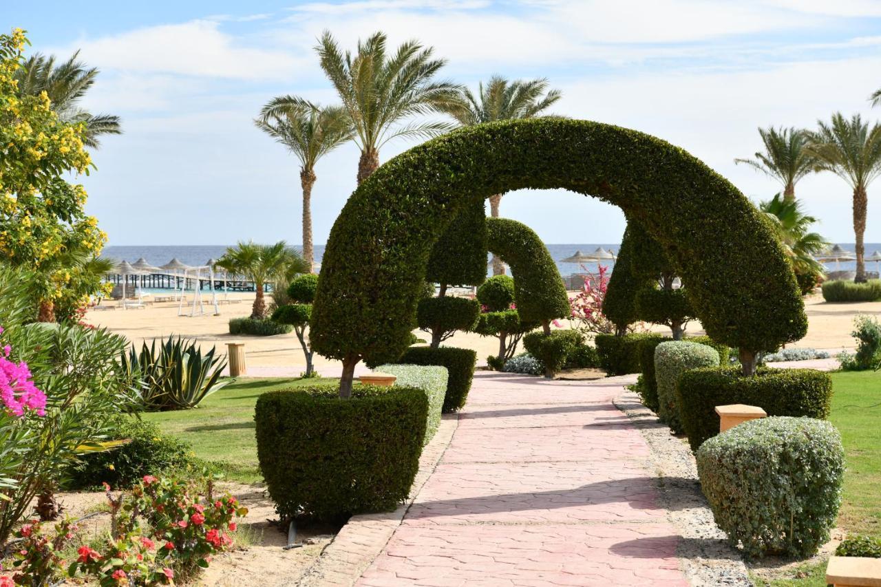 Wadi Lahmy Azur Resort - Soft All-Inclusive Abū Ghuşūn Esterno foto