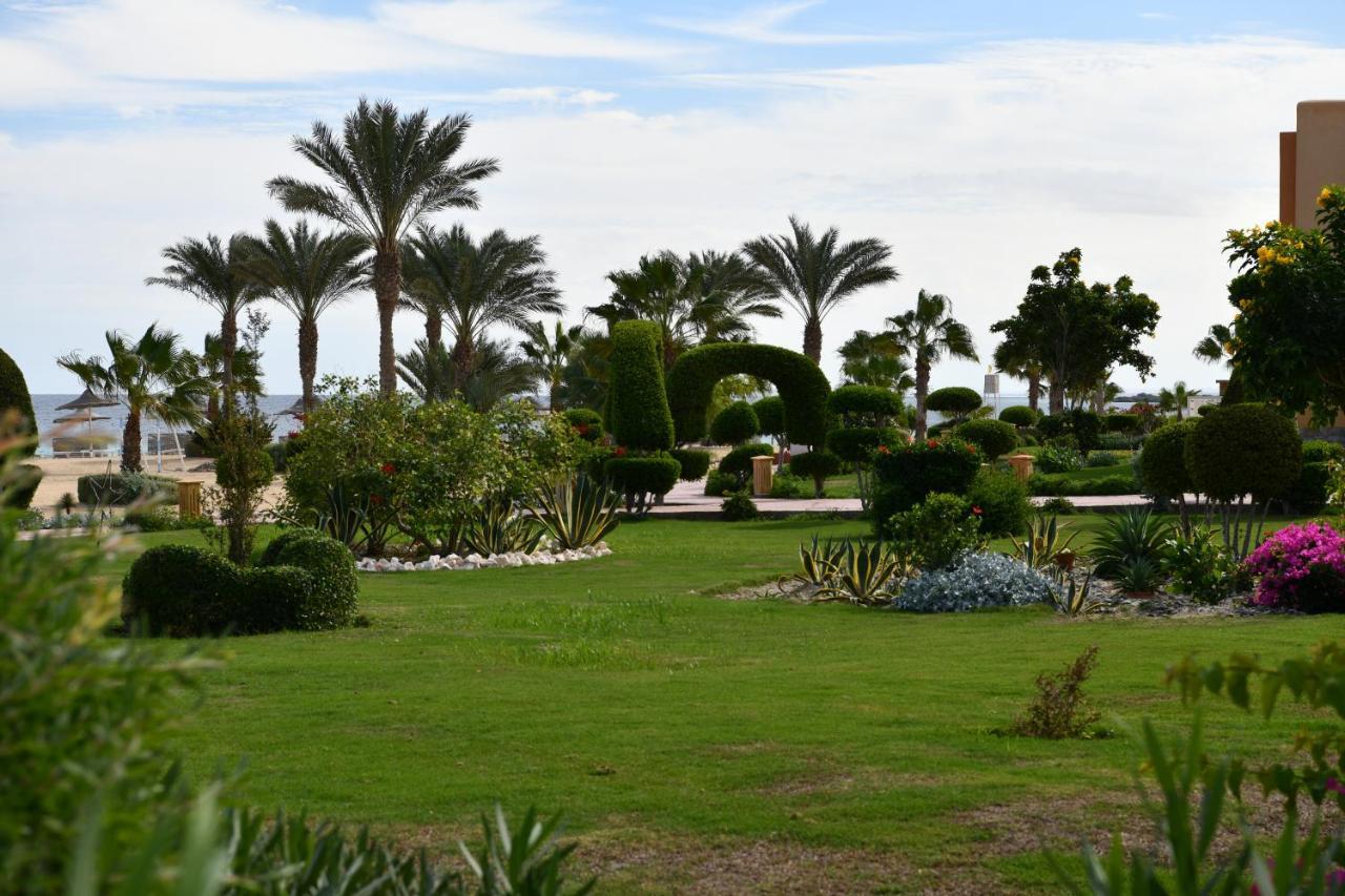 Wadi Lahmy Azur Resort - Soft All-Inclusive Abū Ghuşūn Esterno foto