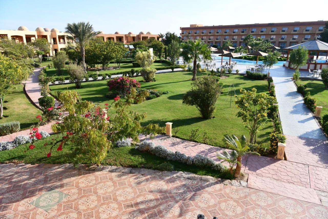 Wadi Lahmy Azur Resort - Soft All-Inclusive Abū Ghuşūn Esterno foto
