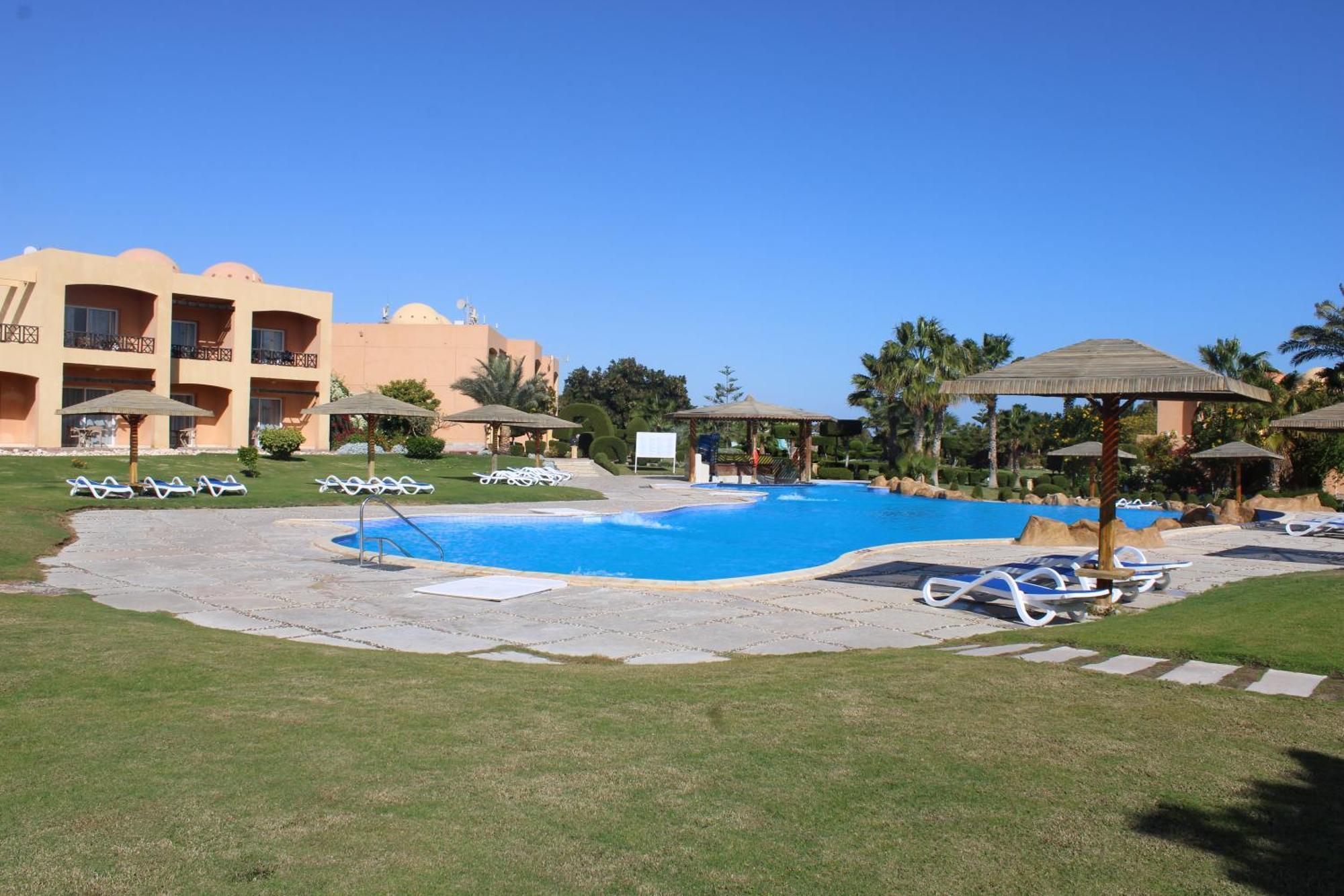 Wadi Lahmy Azur Resort - Soft All-Inclusive Abū Ghuşūn Esterno foto