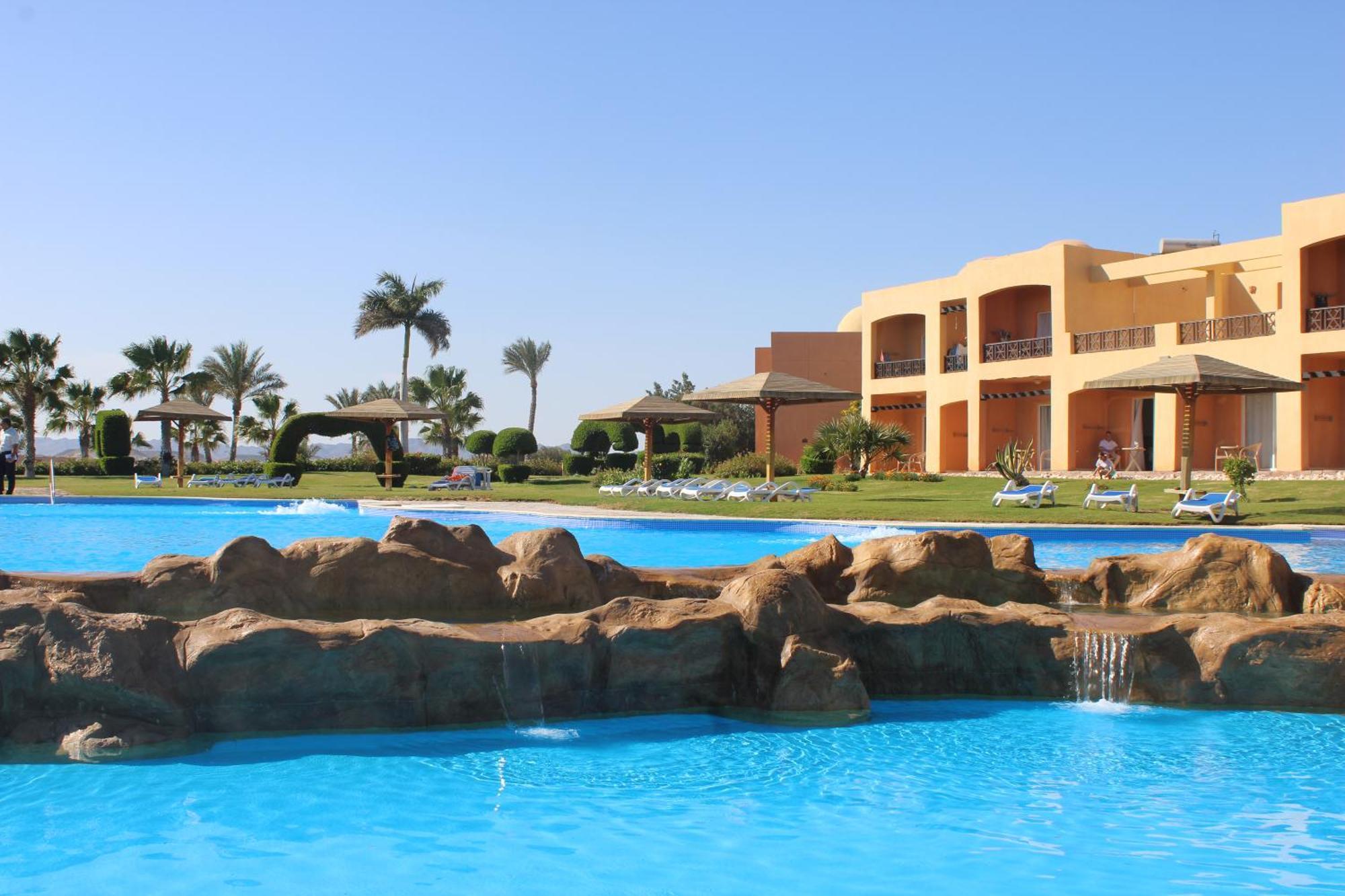Wadi Lahmy Azur Resort - Soft All-Inclusive Abū Ghuşūn Esterno foto