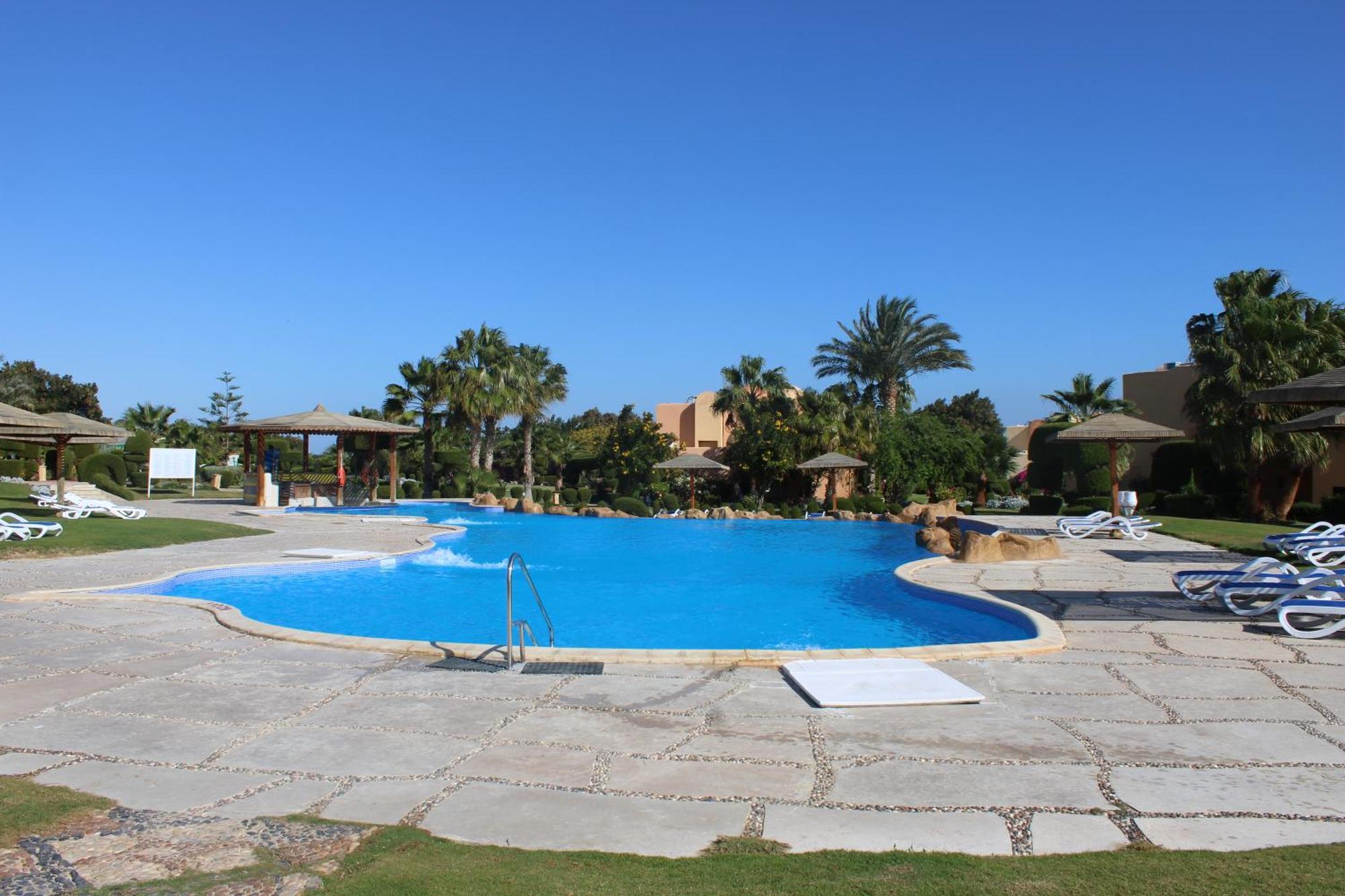 Wadi Lahmy Azur Resort - Soft All-Inclusive Abū Ghuşūn Esterno foto